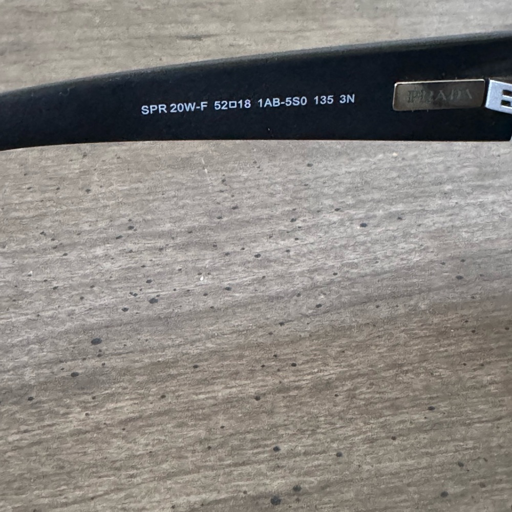 Authentic PRADA PR 20WS Sunglasses - Picture 5 of 7